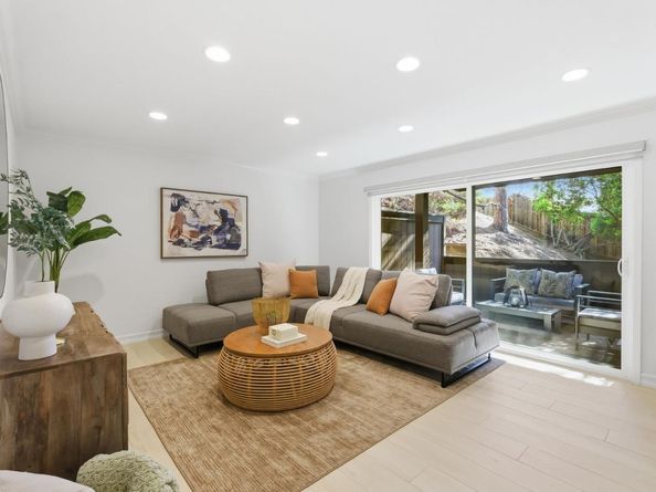 3335 La Mesa Drive 4, San Carlos CA 94070