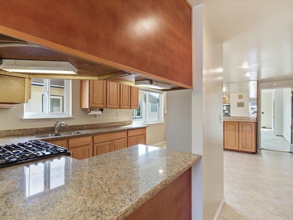 940 37th, Oakland CA 94608