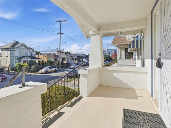 940 37th, Oakland CA 94608