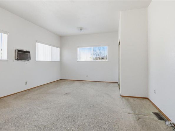 940 37th, Oakland CA 94608