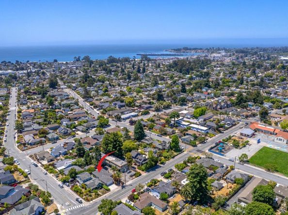 1422 Broadway, Santa Cruz CA 95062