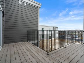 60 Cross St E 328, Somerville MA 02145