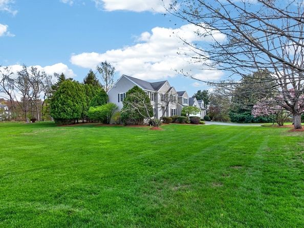 2 Bartlett Road, Westford MA 01886