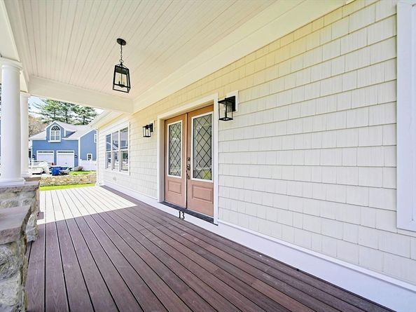 13 Park Pl, Mattapoisett MA 02739