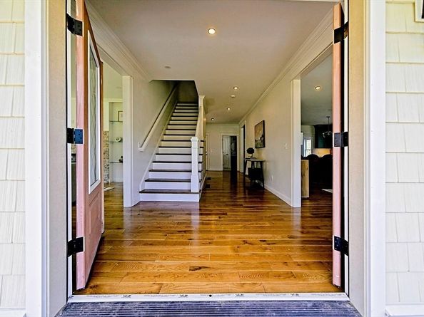13 Park Pl, Mattapoisett MA 02739