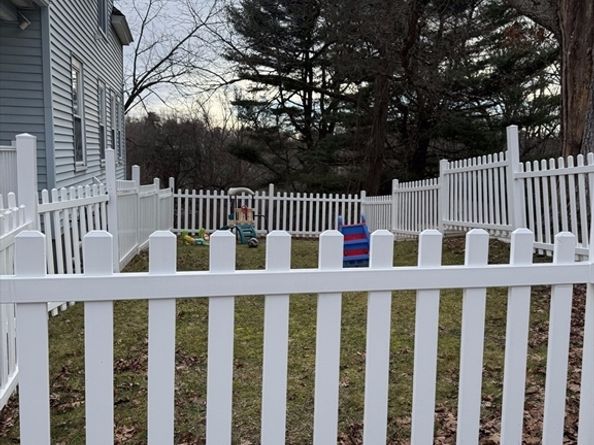 99 Clover St, Worcester MA 01603