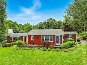 17 Moorings Way, West Brookfield MA 01585