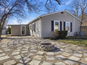 534 Hogg Memorial Dr, Whitman MA 02382