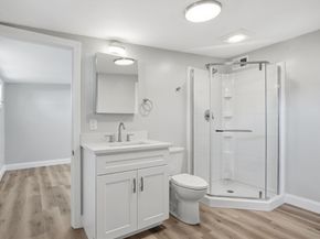534 Hogg Memorial Dr, Whitman MA 02382