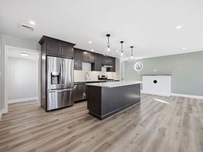 534 Hogg Memorial Dr, Whitman MA 02382