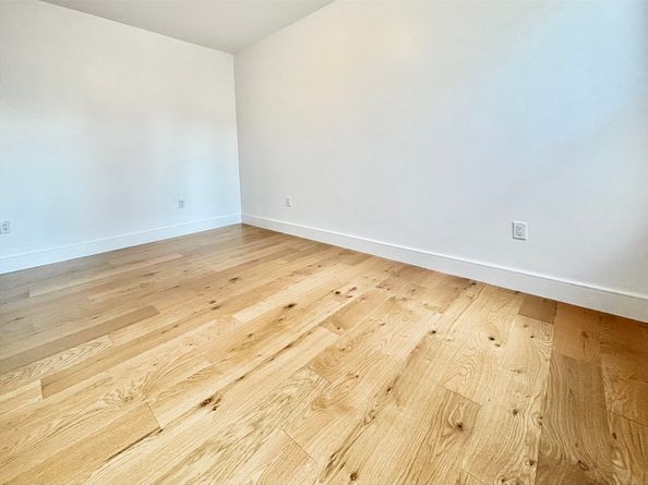 165 Everett St 7, Boston MA 02128