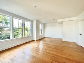 165 Everett St 7, Boston MA 02128