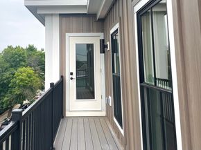 165 Everett St 7, Boston MA 02128
