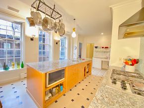 61 Mt Vernon St A, Boston MA 02108