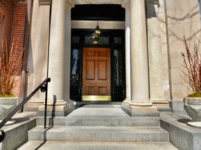 61 Mt Vernon St A, Boston MA 02108