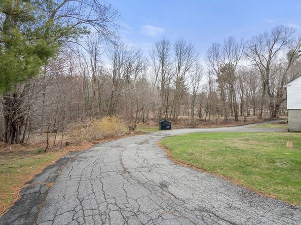 160 Shrewsbury St, Holden MA 01520
