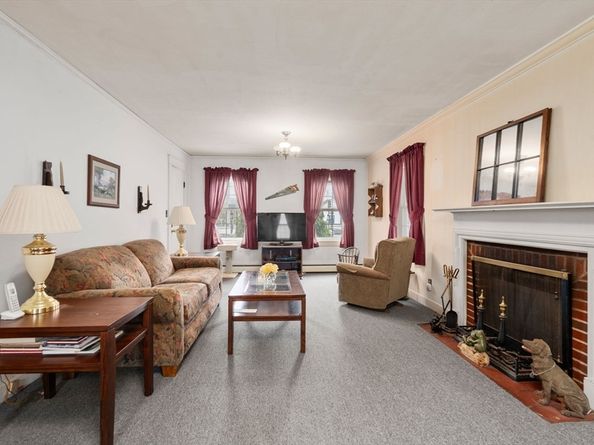 160 Shrewsbury St, Holden MA 01520