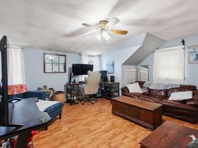 160 Shrewsbury St, Holden MA 01520