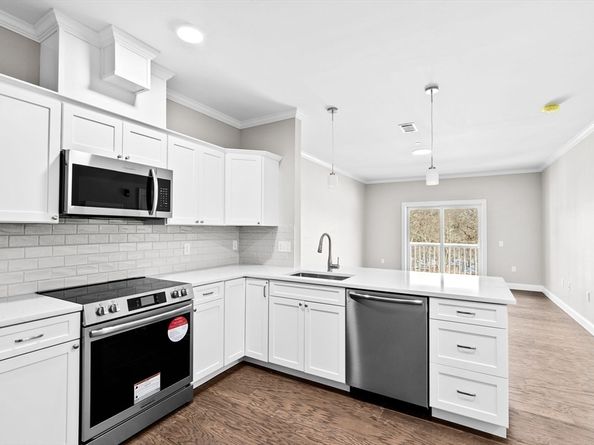 485 Blue Hills Parkway 20, Milton MA 02186