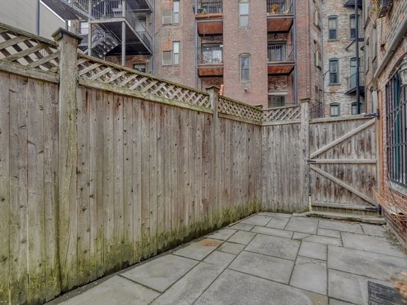 70 Clarendon St 1, Boston MA 02116