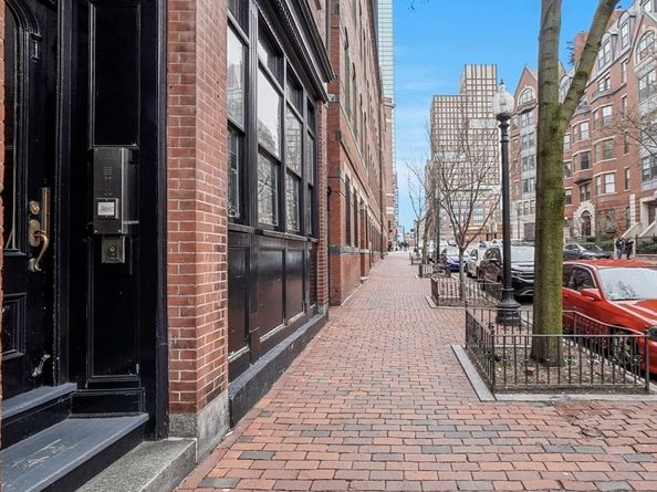 70 Clarendon St 1, Boston MA 02116