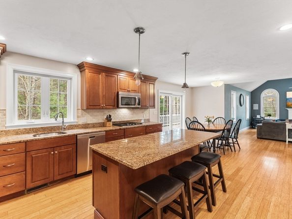 34 Beninati Farm Road, Bridgewater MA 02324