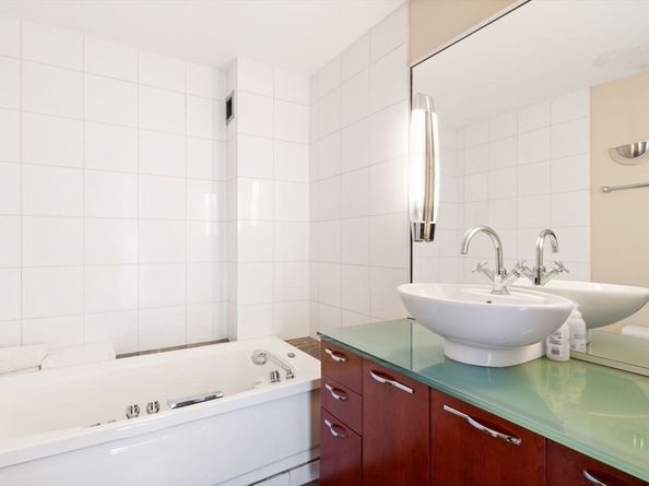 85 E India Row 11DEF, Boston MA 02110