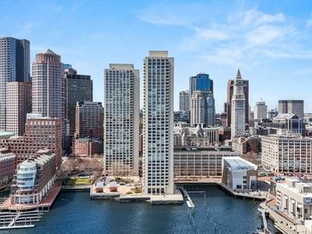 85 E India Row