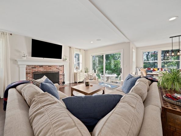 54 Chapel Street, Duxbury MA 02332