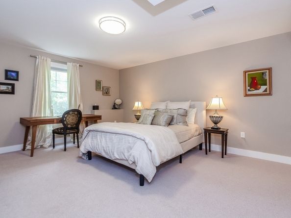 4 Beech Tree Ln, Mattapoisett MA 02739