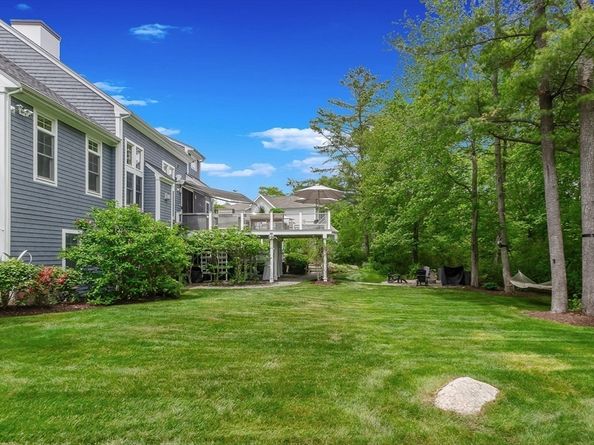 4 Beech Tree Ln, Mattapoisett MA 02739