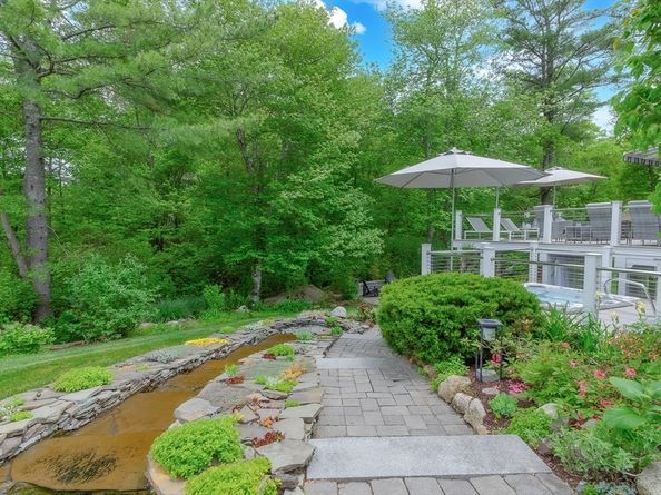 4 Beech Tree Ln, Mattapoisett MA 02739