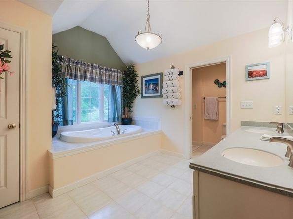 34 Highland Cir, Halifax MA 02338