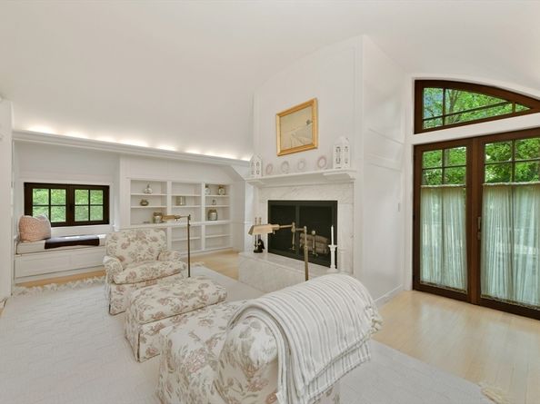 15 Claridge Drive, Weston MA 02493