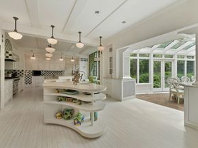 15 Claridge Drive, Weston MA 02493