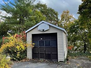 65 Beacon St, Melrose MA 02176