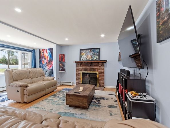48 Whipple Rd, Billerica MA 01821