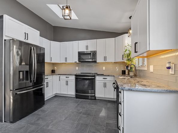 48 Whipple Rd, Billerica MA 01821