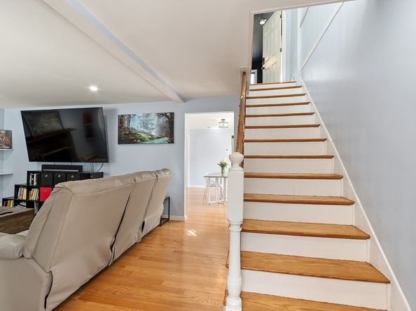 48 Whipple Rd, Billerica MA 01821