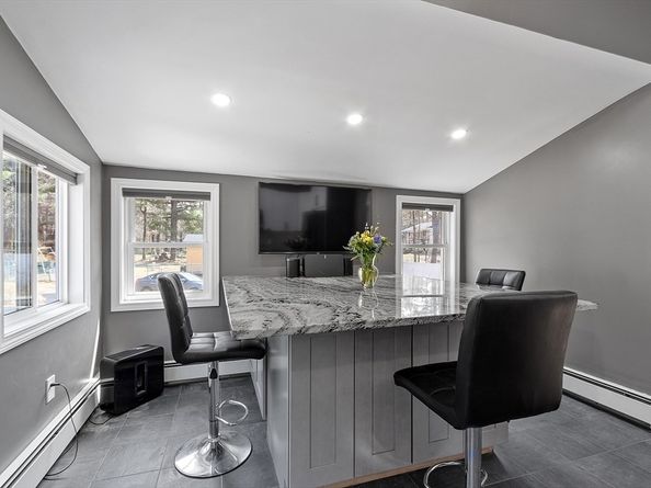 48 Whipple Rd, Billerica MA 01821
