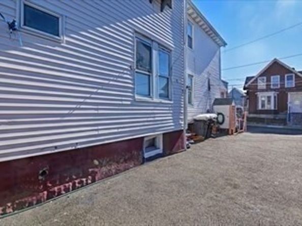 9 Carter St, Everett MA 02149