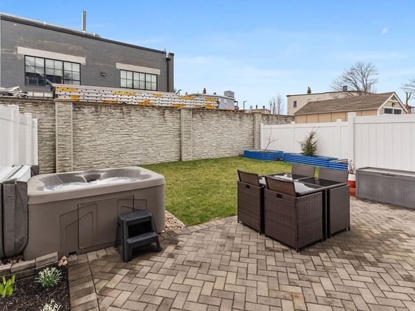51 Robey St 51, Boston MA 02119