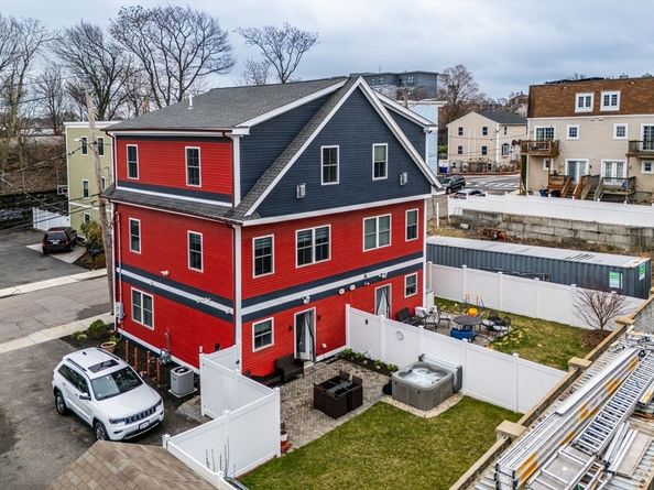 51 Robey St 51, Boston MA 02119