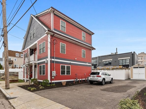 51 Robey St 51, Boston MA 02119