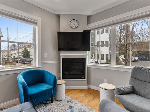 51 Robey St 51, Boston MA 02119