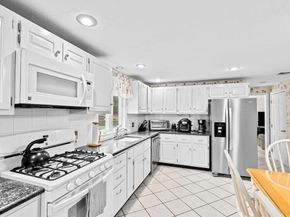 133 Brigantine Cir, Norwell MA 02061