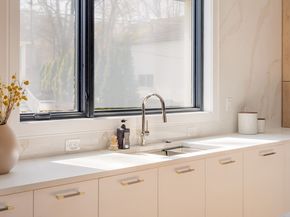 27 Cross St A, Newton MA 02465
