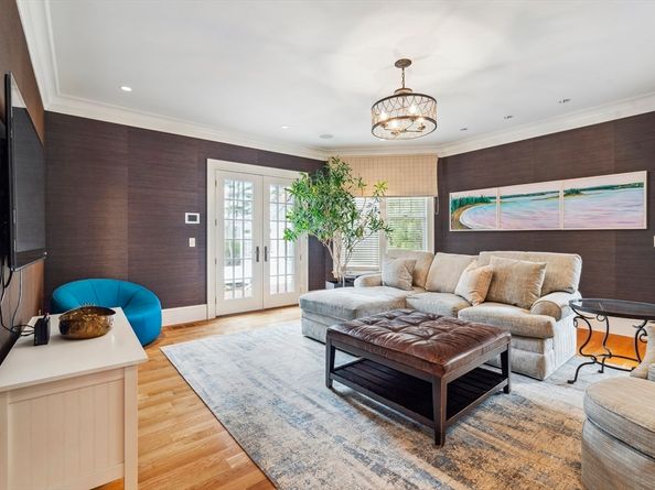19 High Ridge Dr, Mattapoisett MA 02739