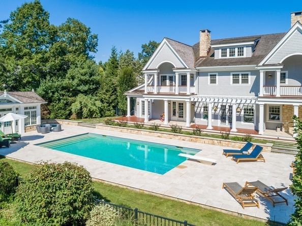 19 High Ridge Dr, Mattapoisett MA 02739