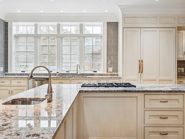 19 High Ridge Dr, Mattapoisett MA 02739